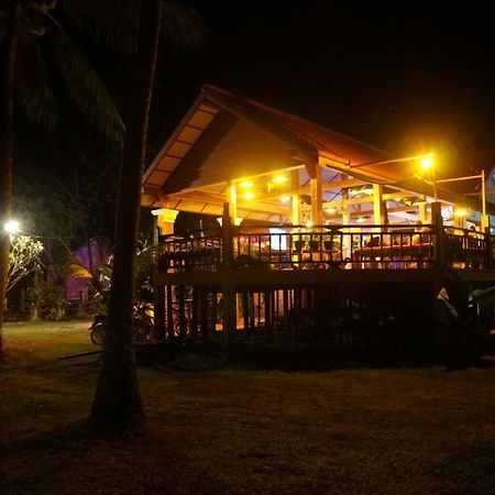 The Boathouse Hotel Ban Dondét Buitenkant foto
